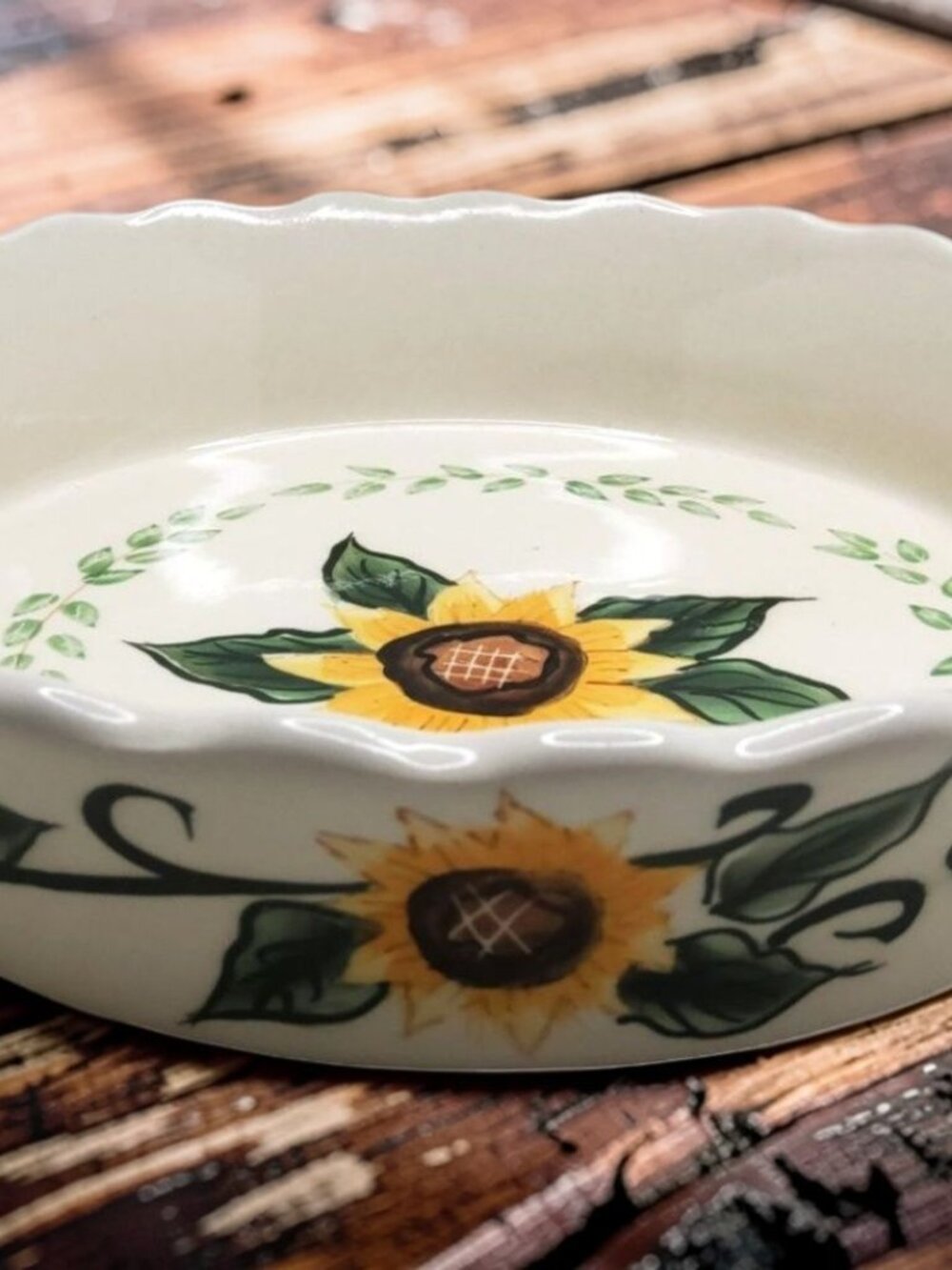 vintage abc distributing heavy ceramic 9" Sunflower pattern Dish 2" deep.